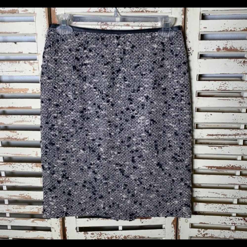 Dana Buchman Wool Pencil Skirt/Straight~Size 4P